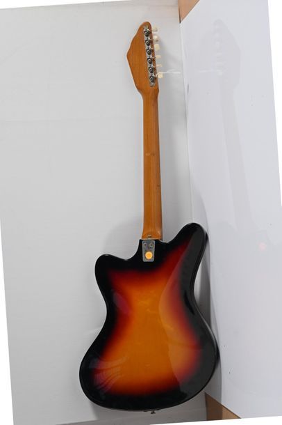  Guitare FRAMUS ( Strato de luxe),Allemagne, modèle 57111 T, n°27421, 3 micros, ...