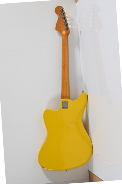 null Guitare FRAMUS, Allemagne, 1 micro, repeinte jaune 