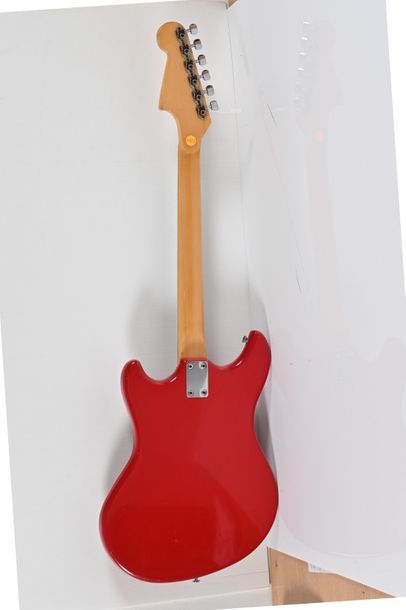  Guitare Italienne, années 1960, 3 micros, rouge avec housse