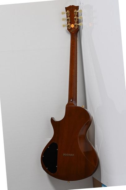 null Guitare GIBSON Hawk Landmark Standard Custom Shop, 2 micros, n°940147722, année...