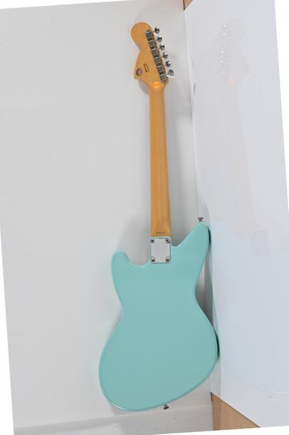  Guitare FENDER JAG Stang, Japon, années 1996/97, 2 micros, n°V004728, bleue avec...