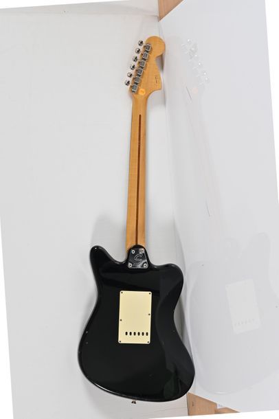  Guitare SQUIER supersonic, Japon, 2 micros, noire avec housse