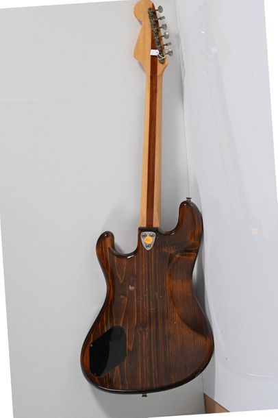 null Guitare EKO, Italie, modèle Cobra C02, années 1970, 2 micros, épicéa vernis...