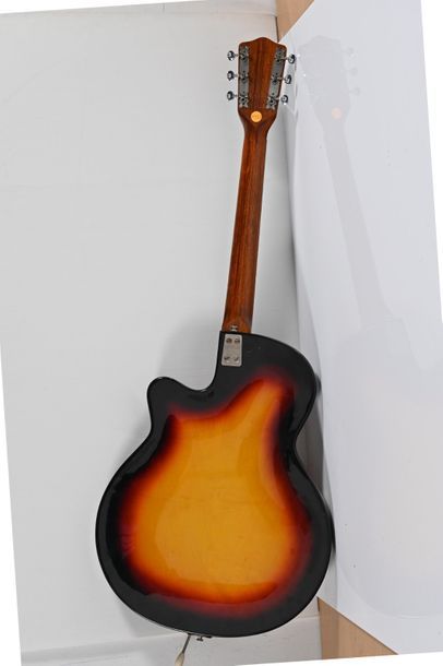 null Guitare FRAMUS, modèle 51110T, n°18941, Allemagne, années 1960/70, 2 micros,...