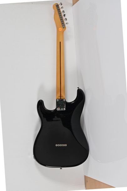 null Guitare FENDER , Japon, Pawnshop 51, N° T011657, 2 micros, noire