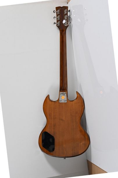 null Guitare EKO, Italie, 2 micros, style SG, modèle C11, naturelle avec valise