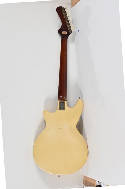 null Guitare FRAMUS, Allemagne, 2 micros, beige vernis usé
