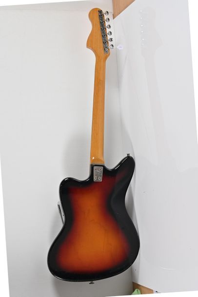 null Guitare FRAMUS, Allemagne, type Jaguar, 3 micros, sunburst