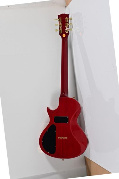 null Guitare GIBSON USA , Hawk Landmark, 2 micros, n°91507492, année 1997, rouge,...
