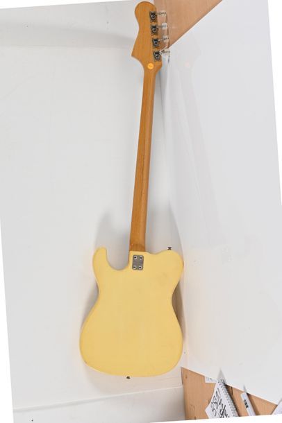 null Guitare Basse FRAMUS, Allemagne, années 1970, modèle Télécaster Bass Typ, 2...