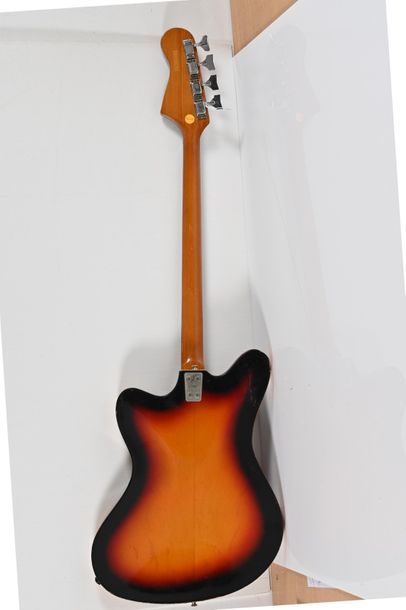 null Guitare Basse FRAMUS, Allemagne, modèle TV Star Bass 5/151, années 1960, demi-caisse,...