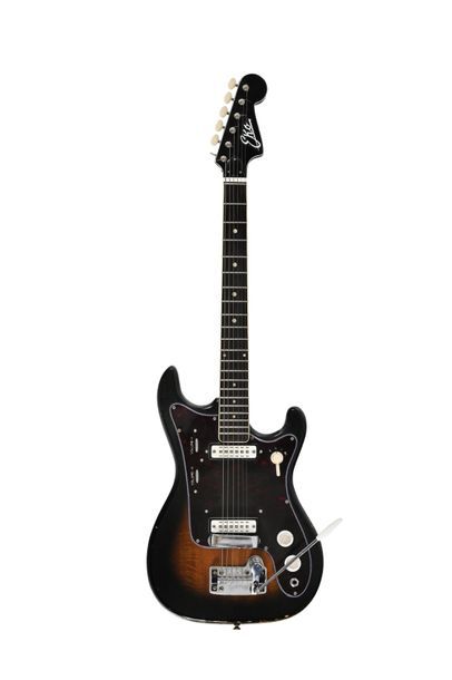  Guitare EKO, Italie, années 1960, Cobra II, 2 micros, sunburst, 1 bouton manqua...