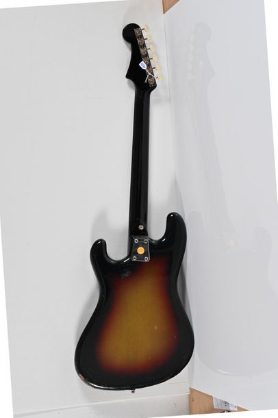 null Guitare EKO Cobra 600/1, Italie, 1 micro, années 1960, sunburst , vernis en...