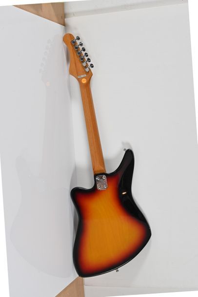 null Guitare ARIA Diamond, modèle 1532 T, Japon, années 1980, n° 2292967, 2 micros,...