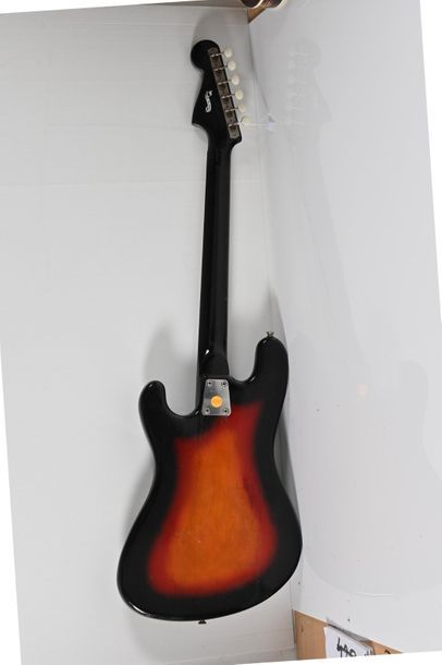 null Guitare EKO Cobra III, Italie, années 1970, 3 micros, sunburst
