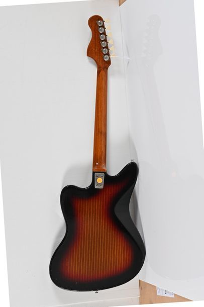 null Guitare FRAMUS S-168-54, Allemagne, copie Jaguar, Strato, 3 micros, sunburs...