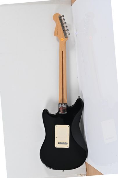null Guitare FENDER Cyclone Mexico,USA, 2 micros n° MZ 2195269, M24, avec valise,...