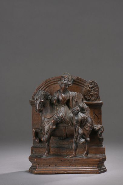 null SAINT MARTIN in boxwood carved in high relief. On his horse, the young legionnaire,...