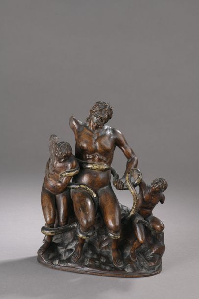 null LAOCOON en bois fruitier sculpté en ronde-bosse avec rehauts de polychromie...