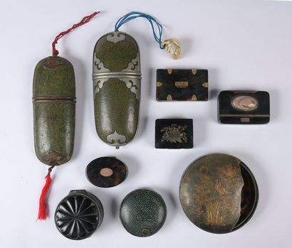 null LOT including : - two shagreen-plated spectacle cases, one with an ivory netsuke,...