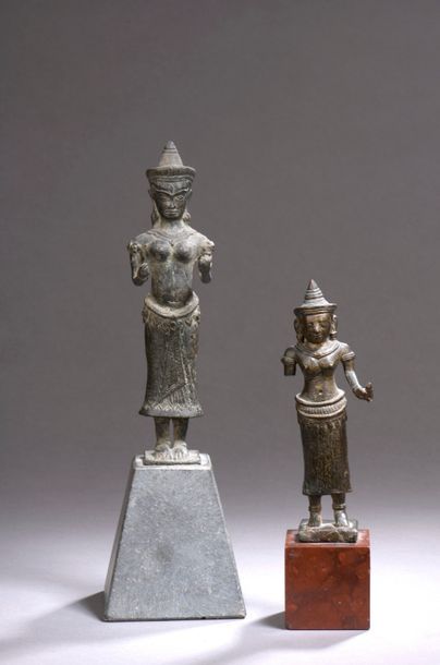 null CAMBODGE - Période khmère, ANGKOR VAT, XIIe siècle Statuette d'Uma debout en...