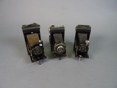 null Kodak. Lot de trois appareils folding format 6x9 cm
