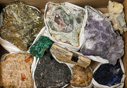 null BATCH OF VARIOUS MINERALS
