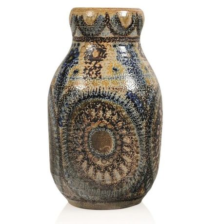 Jean-Claude COURJAULT (XXe siècle) - KERALUC Vase en grès salé à décor polychrome.
Signé...