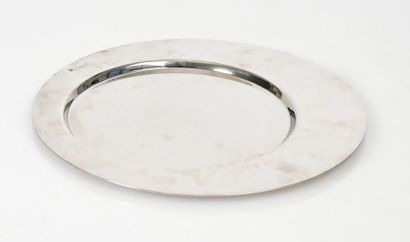 Gio PONTI (1891-1979) Circular tray in silvery metal.
Marked "Gio Ponti" and "Cleto...