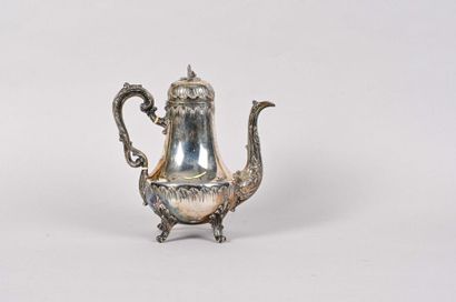 null Coffee pot out of silver, the catch of the lid in the shape of shell, the belly...
