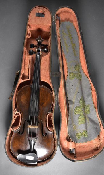 null Violon alto français, XVIIIe siècle avec boîte Fond une pièce 380 mm Tête enturée,...