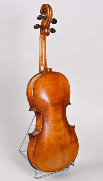 null Violon fait à Mirecourt début XXe siècle, étiquette Stradivarius Fond une pièce...