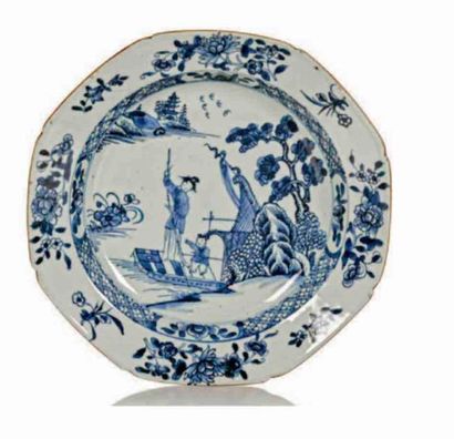 null CHINA - Compagnie des Indes Porcelain plate with white blue decoration of characters...