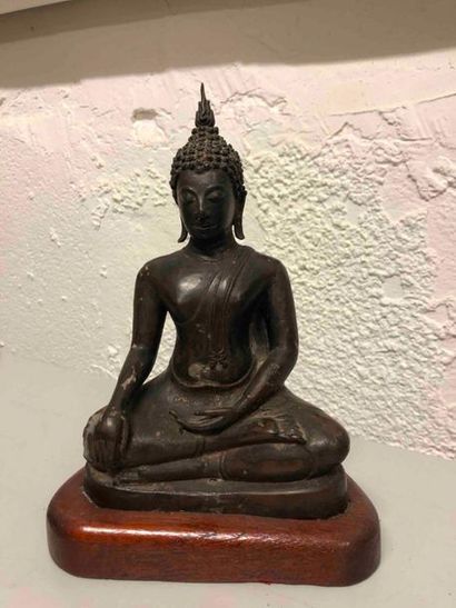 null THAILAND Statuette of Buddha in bronze  représenté sitting in padmasana, hands...