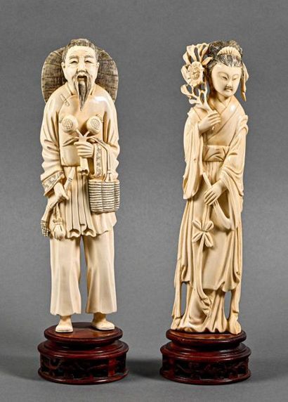 null ** JAPAN

Couple of ivory figures 
Late 19th century - early 20th century
H....