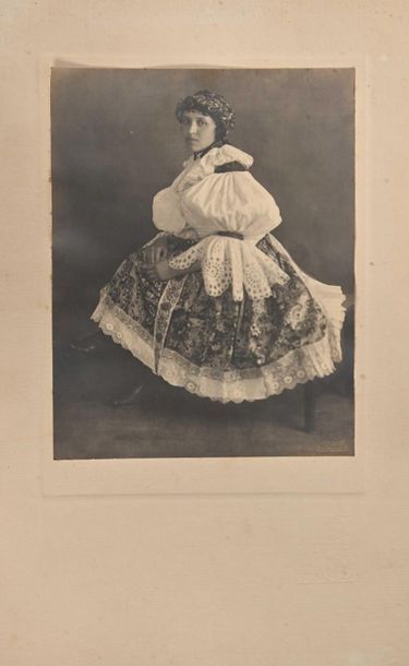 null DRTIKOL Frantisek (1883 - 1961)
Woman in traditional dress, 1918.
Vintage silver...