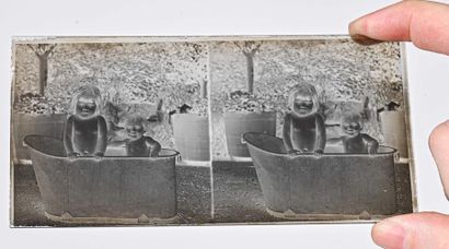 null Set of 250 stereoscopic views on positive and negative glass, c. 1910 20 boxes...