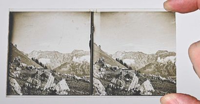 null Lot of about 165 positive stereoscopic views on glass, c. 1910 Landscapes, beach...