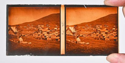 null Lot of about 165 positive stereoscopic views on glass, c. 1910 Landscapes, beach...