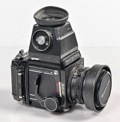null MAMIYA RB67 PRO S Medium format camera 6 x 7 with its lens. Camera having been...