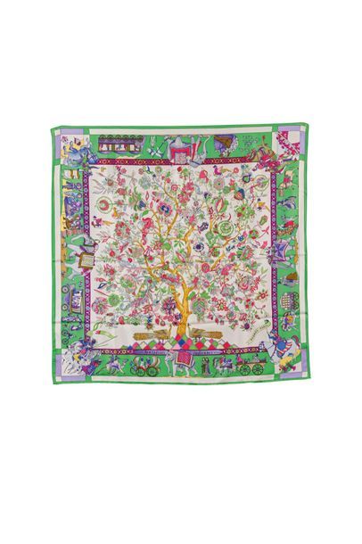 null HERMES Paris.
Square in printed silk twill titled "Indian Fantasies", signed...