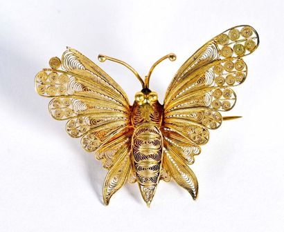 Broche papillon en vermeil Poids : 8,3 g 

Accident à une aile
