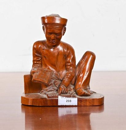 null VIETNAM - XXe siècle
Le comptable 
Sujet en bois sculpté dans le goût des sculptures...