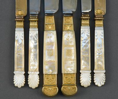 null Souvenir de Charles X et du duc d'Angoulême, suite de trois paires de couteaux...