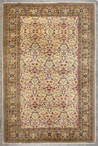 null TURQUIE
Tapis Cesare en laine motif mille fleurs et entrelacé de boteh sur fond...