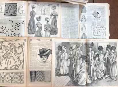 null Two sets of fashion journals, 

La Mode illustrée 93 weekly issues between 1922...