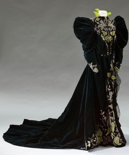 null Evening gown, designed by Bhoeduhaus & Omeyer in Strasbourg, circa 1895,

dress...