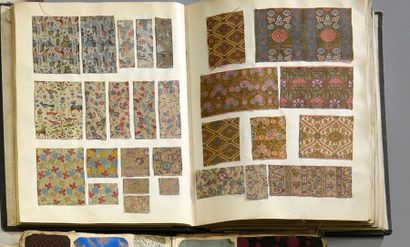 null Dummy album of samples made around 1930,

mainly plain and shaped silks, samples...