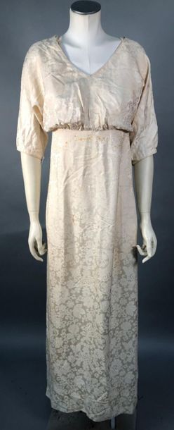 null Wedding dress and veil, circa 1910,

high waist dress with front and back neckline...