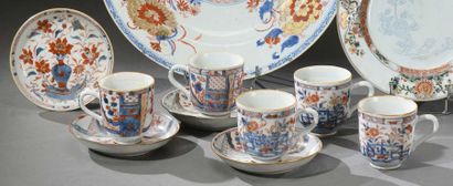 CHINE, Compagnie des Indes - XVIIIe siècle 
Porcelain tea service set with Imari...